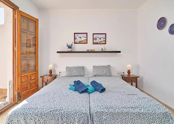 Calle Isabel 13 * Nerja